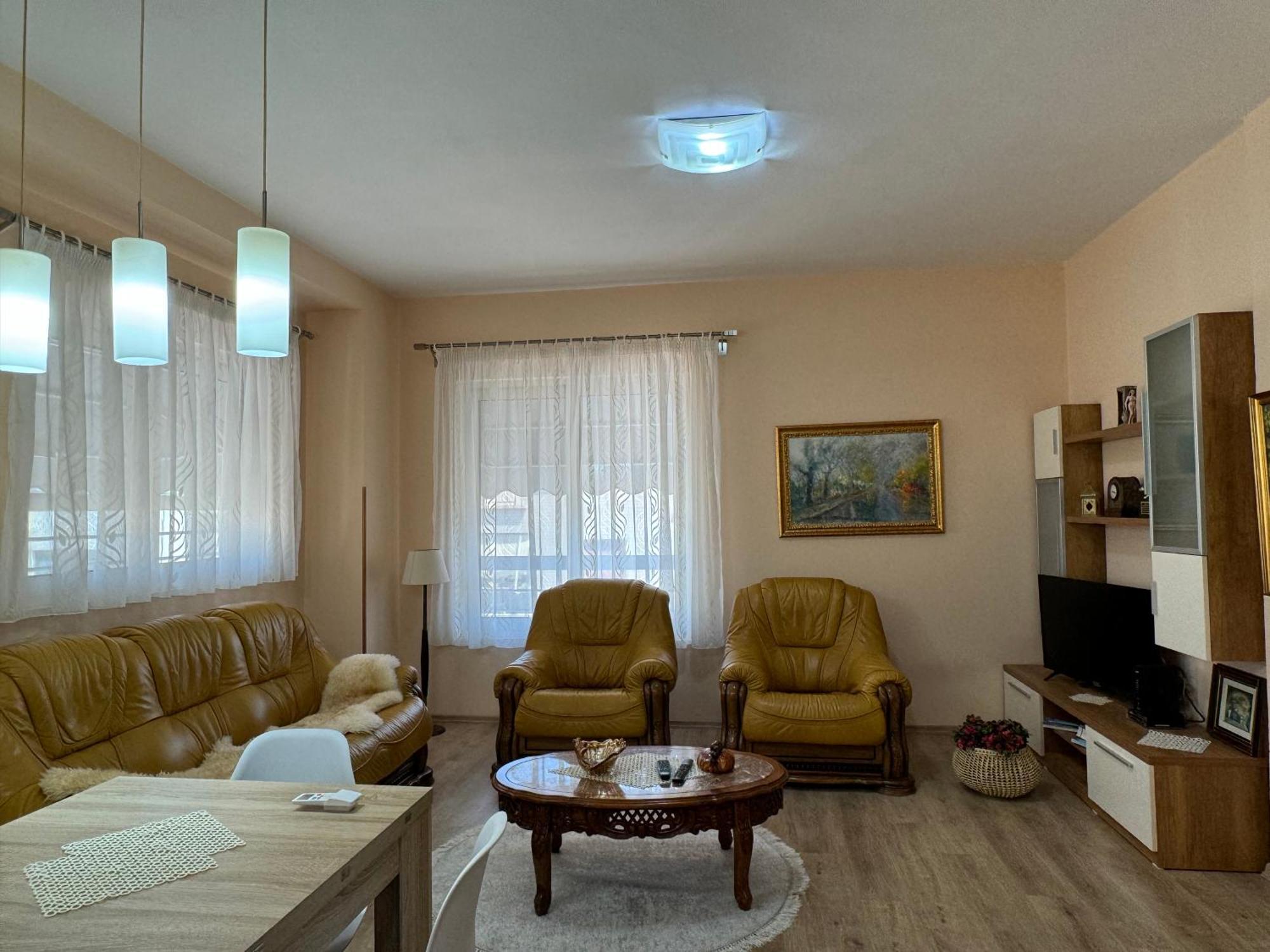 Era'S Apartment Тирана Екстериор снимка
