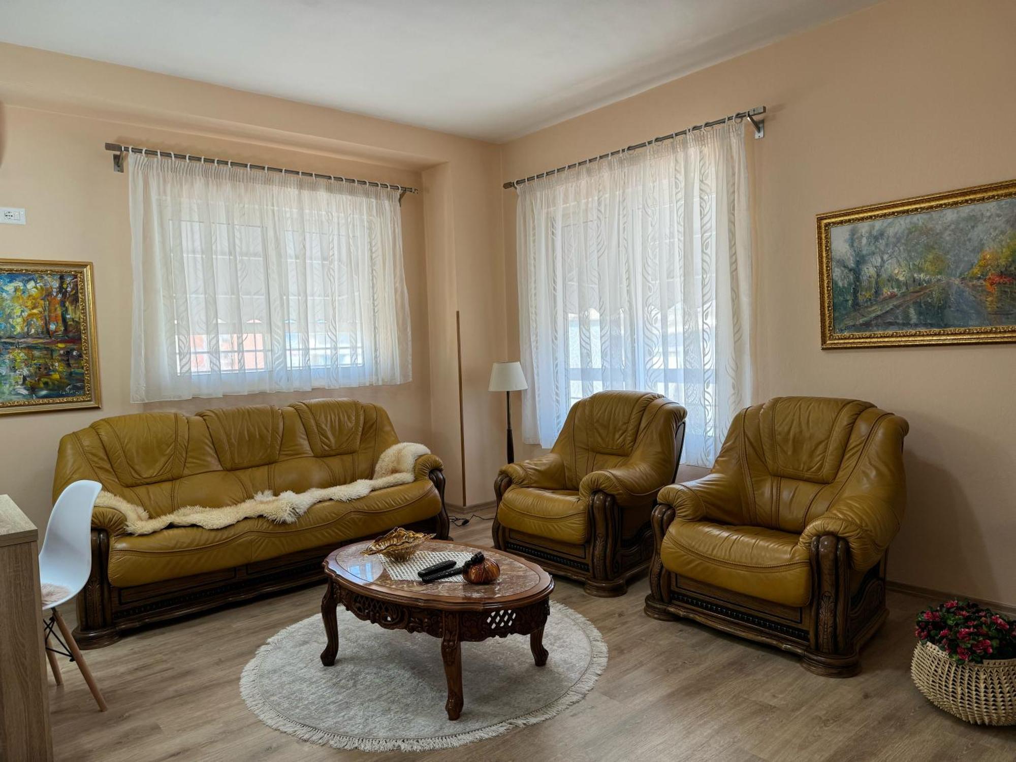 Era'S Apartment Тирана Екстериор снимка