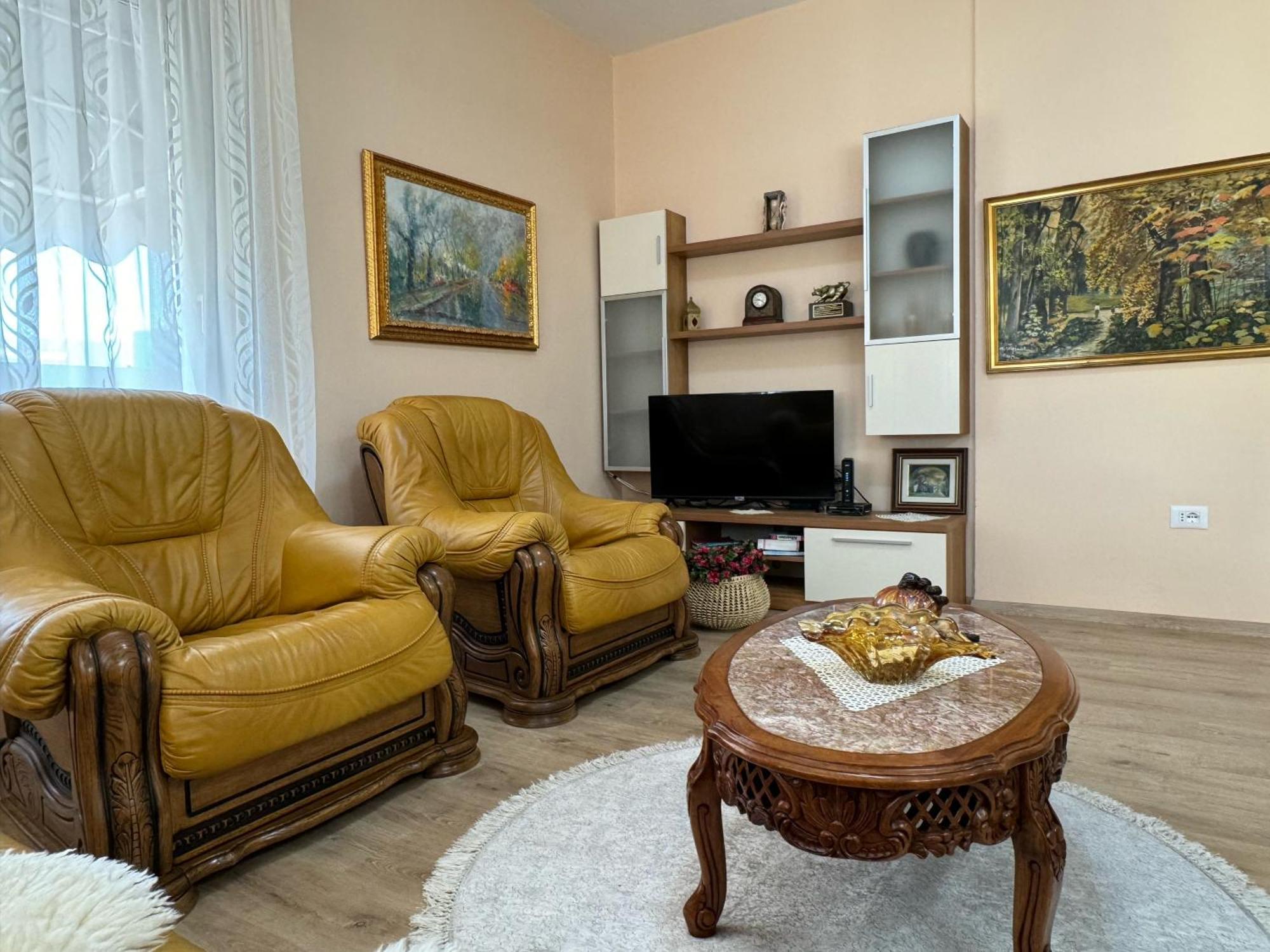 Era'S Apartment Тирана Екстериор снимка